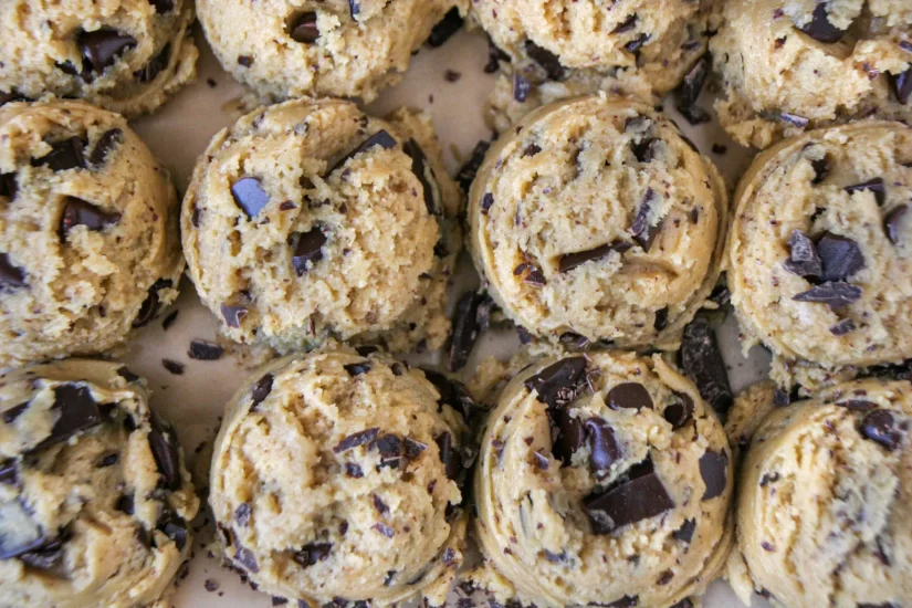 BROWN BUTTER CHOCOLATE CHIP COOKIES