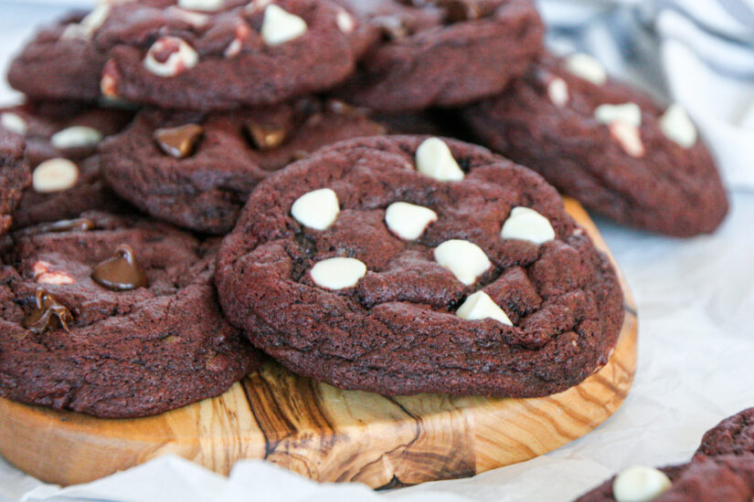 RED VELVET COOKIES