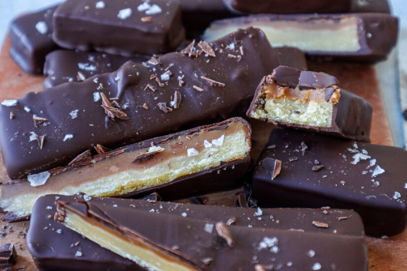 PEANUT BUTTER TWIX BARS