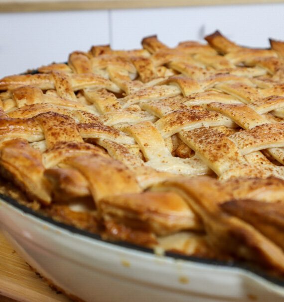 Cast iron apple pie