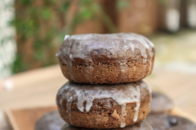 BAKED CHOCOLATE GLAZED DONUTS